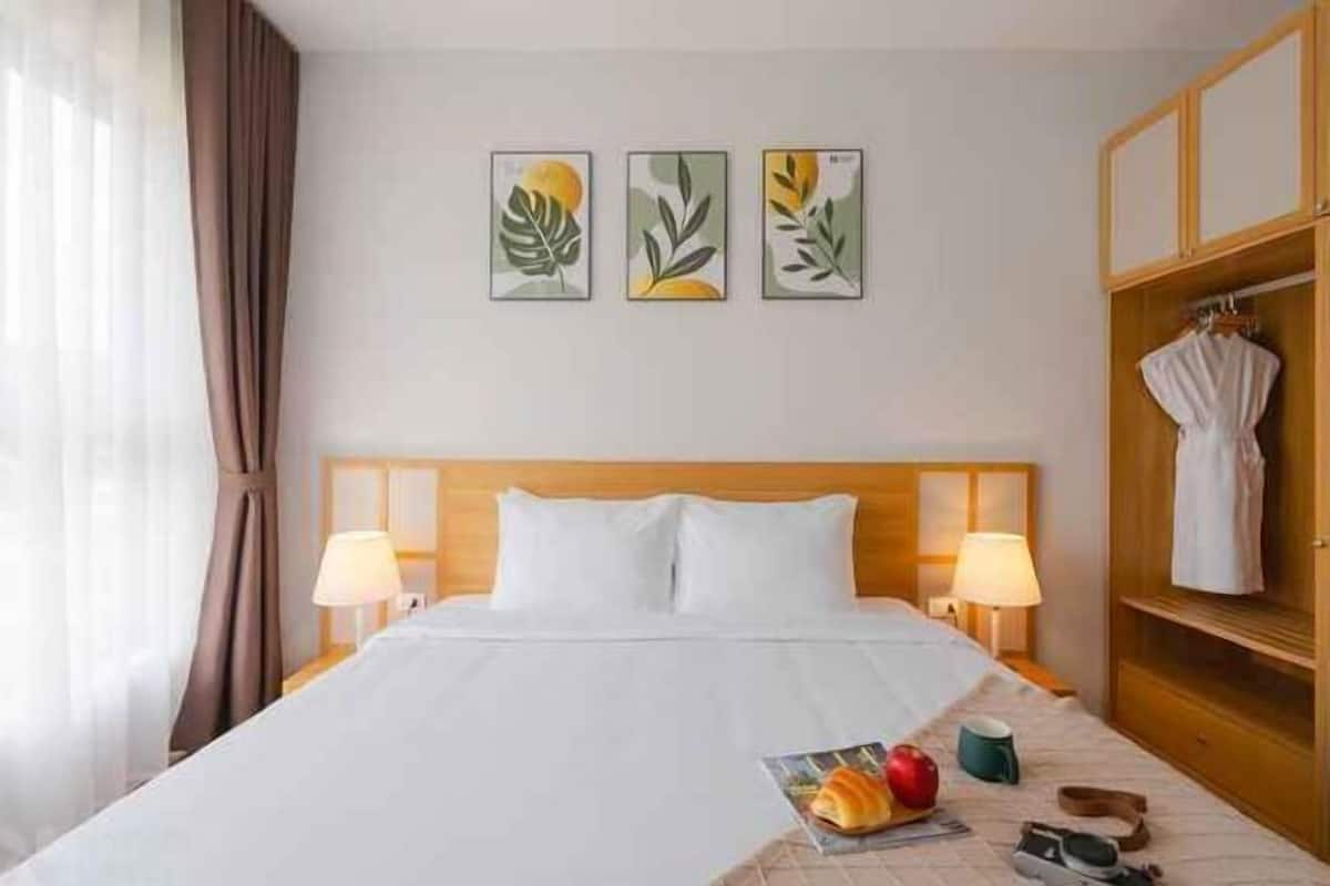 Minibar, in-room safe, individually decorated, individually furnished