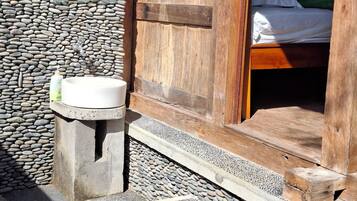 Senior Twin Room | Bathroom