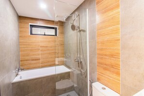 In-room safe, soundproofing, iron/ironing board, free WiFi - Sky Park Condotel & Residence (Siem Reap)