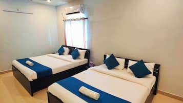Family Quadruple Room | 1 bedroom, iron/ironing board, free WiFi