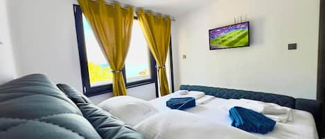 2 bedrooms, iron/ironing board, WiFi, bed sheets