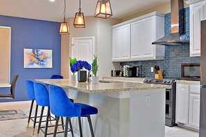 Fridge, microwave, oven, stovetop - Stunning 6 Bedroom Near Downtown with Tons of Games, Pickleball, Sleeps 19  (San Antonio)