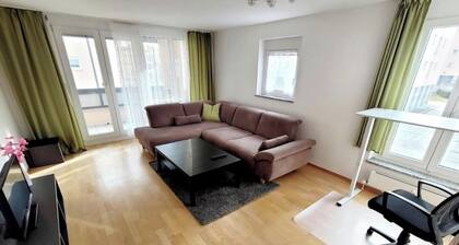 Große, zentrale Wohnung am Wielandpark mit Parkplatz