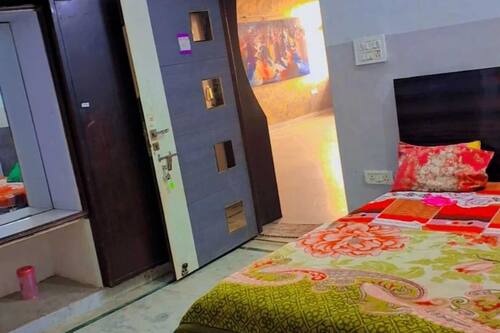 In-room safe, desk, laptop workspace, free WiFi