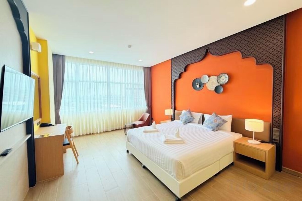 Blackout curtains, free WiFi, individually decorated