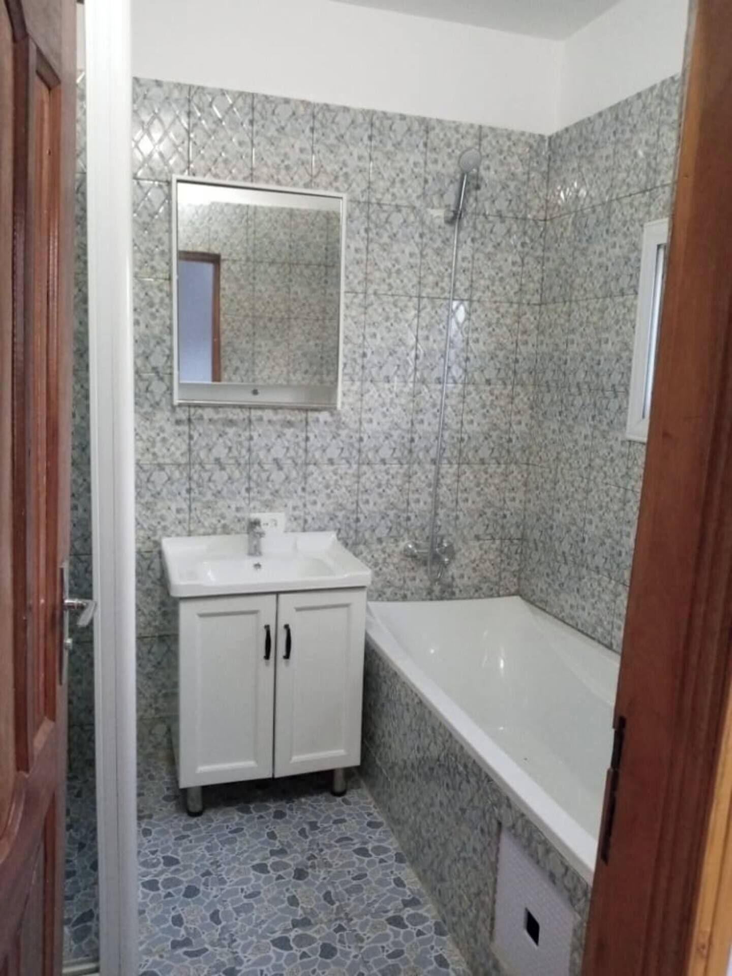 Towels, soap, shampoo, toilet paper