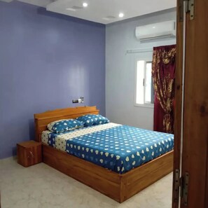 3 chambres, bureau, accès Internet, draps fournis