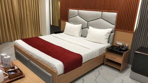 Laptop workspace, iron/ironing board, free WiFi - Hari's Court - Hotel and Banquet (Gurugram)