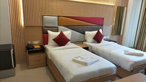 Deluxe Room | Laptop workspace, iron/ironing board, free WiFi - Hari's Court - Hotel and Banquet (Gurugram)