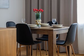 Apartment, 2 Schlafzimmer, 2 Bäder | Wohnzimmer