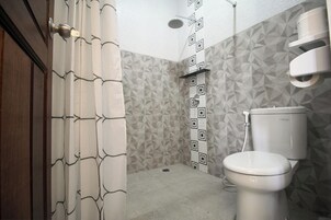 Ducha, jabón, shampoo, papel higiénico