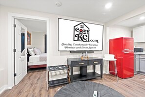 5 soverom, skrivebord, strykejern/-brett og wi-fi (inkludert)