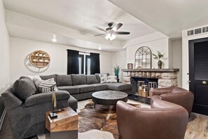 Smart TV, stereo, offices