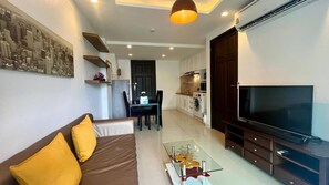 อพาร์ทเมนท์, 1 ห้องนอน, พร้อมสิ่งอำนวยความสะดวกสำหรับผู้พิการ, ระเบีย ง | ห้องรับประทานอาหาร