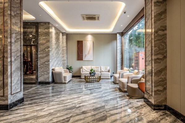 Lobby sitting area - Bole Jing Pin Hotel (Sihanoukville)