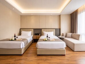 In-room safe, desk, laptop workspace, soundproofing - Bole Boutique Hotel, Sihanoukville (Sihanoukville)