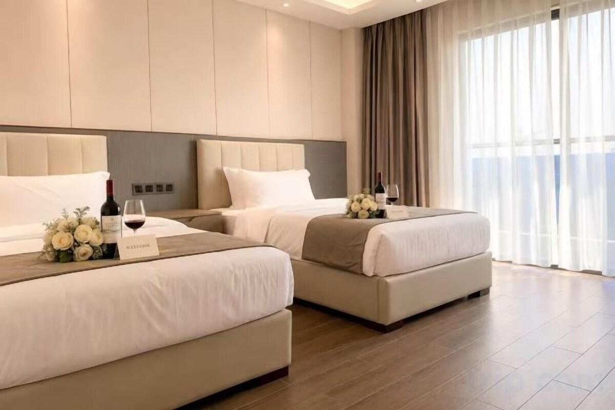 In-room safe, desk, laptop workspace, soundproofing