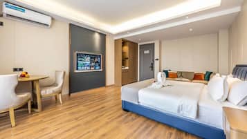Business | In-room safe, desk, soundproofing, iron/ironing board