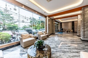 Lobby sitting area - Bole Jing Pin Hotel (Sihanoukville)