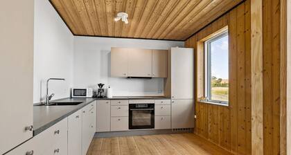 Cozy home in Gudhjem with WiFi