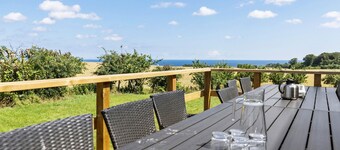 Cozy home in Gudhjem with WiFi