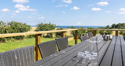 Cozy home in Gudhjem with WiFi