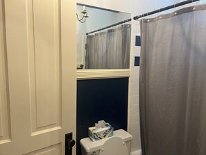 Hårtørrer, håndklæder, Sæbe, Toiletpapir