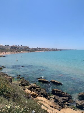 Beach nearby, sun-loungers, beach towels