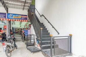 Property entrance - Hotel O Penginapan Kertajaya Syariah (Kotabumi)