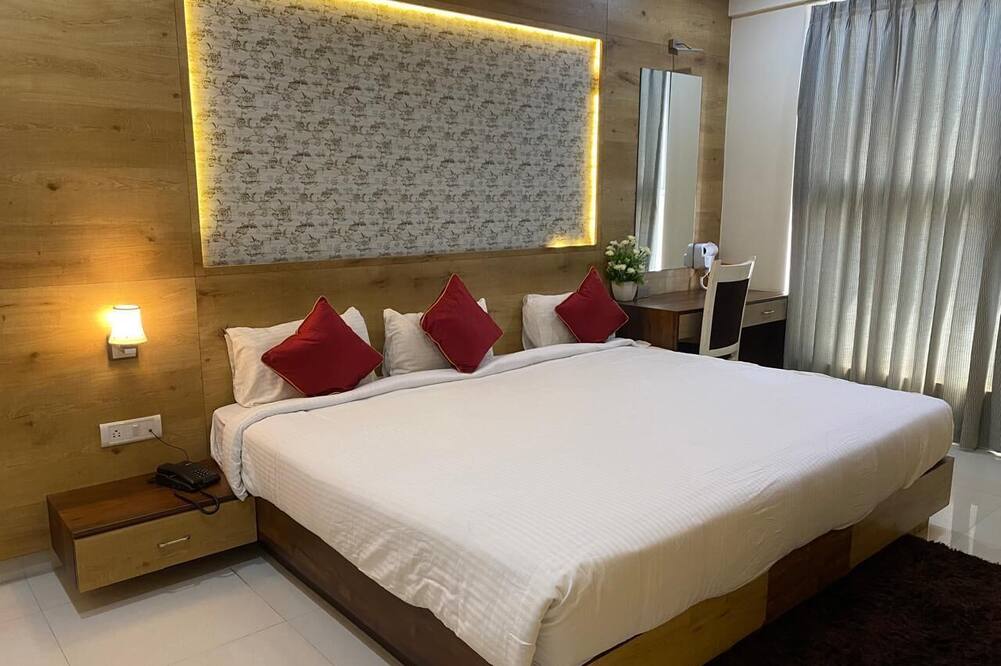 Ishwerya Suites