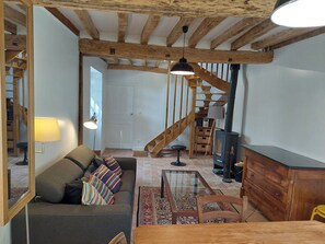 TV, DVD player, offices