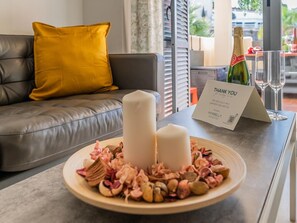 Interior - Luxury Townhouse by Cabopino Beach with Private Garden & Pool Access (Marbella)