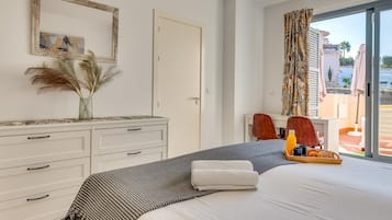 3 bedrooms, WiFi, bed sheets