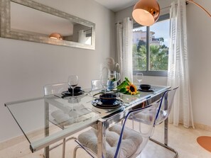 Dining - Luxury Townhouse by Cabopino Beach with Private Garden & Pool Access (Marbella)