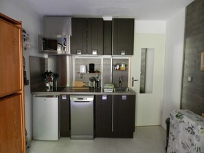 Fridge, microwave, dishwasher