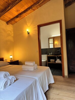 5 slaapkamers, reisbedje, gratis wifi, beddengoed