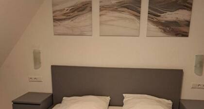 Am Marktplatz mit Parkplatz