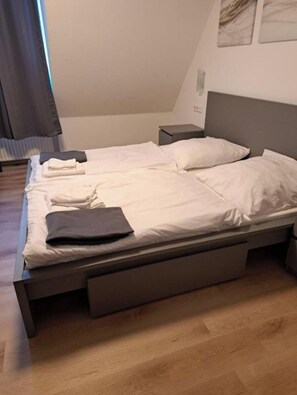 1 chambre, fer et planche à repasser, Wi-Fi, draps fournis