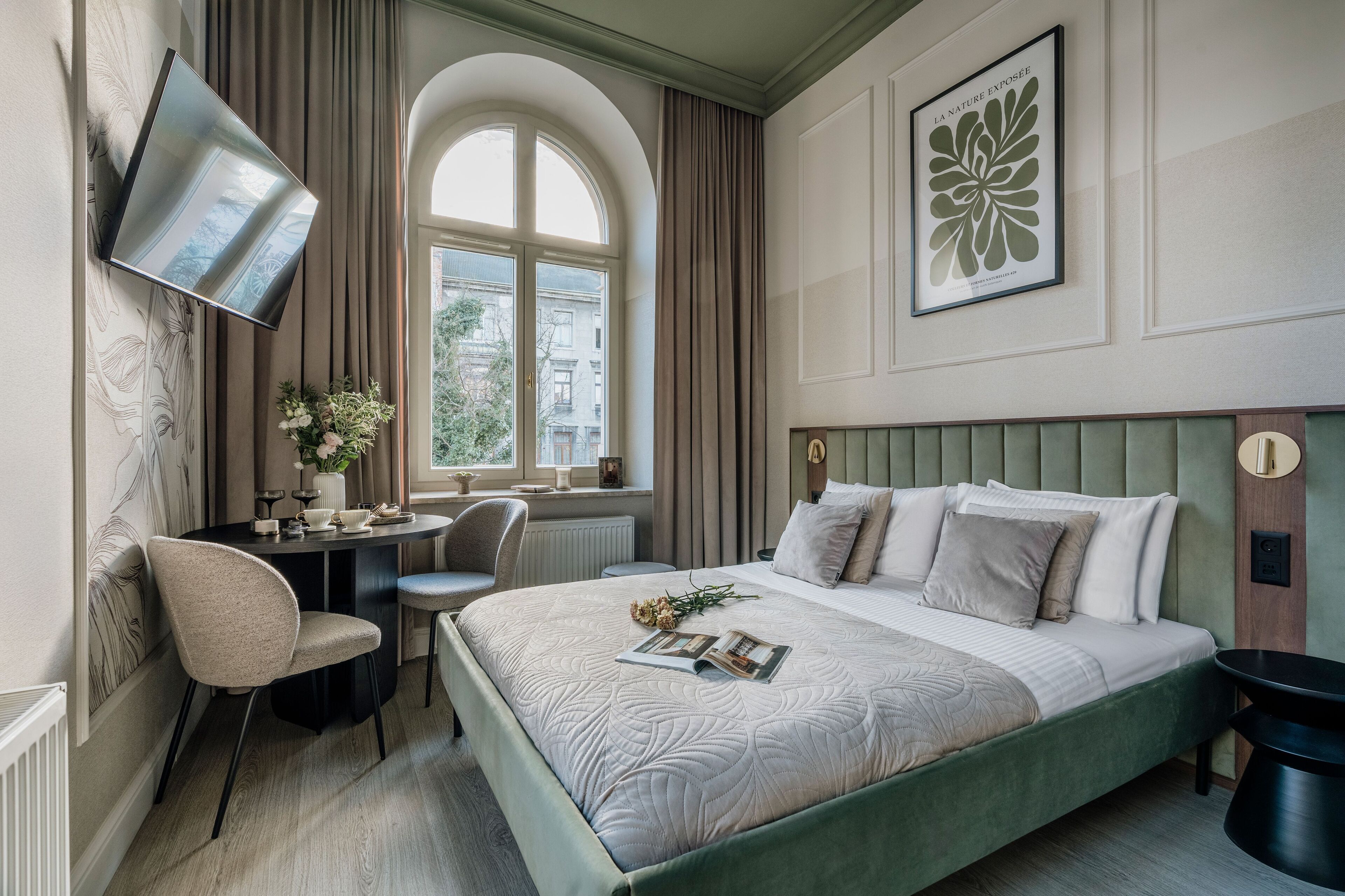 Premium Studio Suite | Egyptian cotton sheets, premium bedding, soundproofing