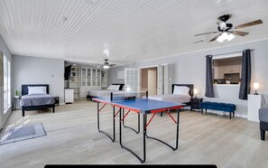 7 bedrooms, desk, iron/ironing board, travel cot