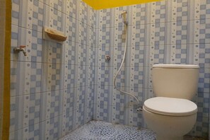 Dobbeltrom – deluxe | Bad | Dusj, bidé og håndklær