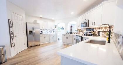 Big Family House w Theater Pool table