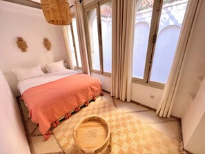 4 sovrum, skrivbord, strykjärn/strykbräda och gratis wi-fi