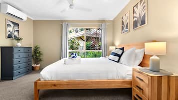 Apartment | 2 bedrooms, iron/ironing board, Internet