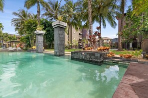 House | 1 bedroom, Internet - Lux Apartment Cairns - 9 Pools BBQ Gym (Westcourt)