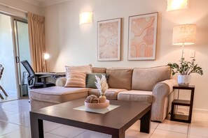 Appartement | 1 chambre, bureau, fer et planche à repasser