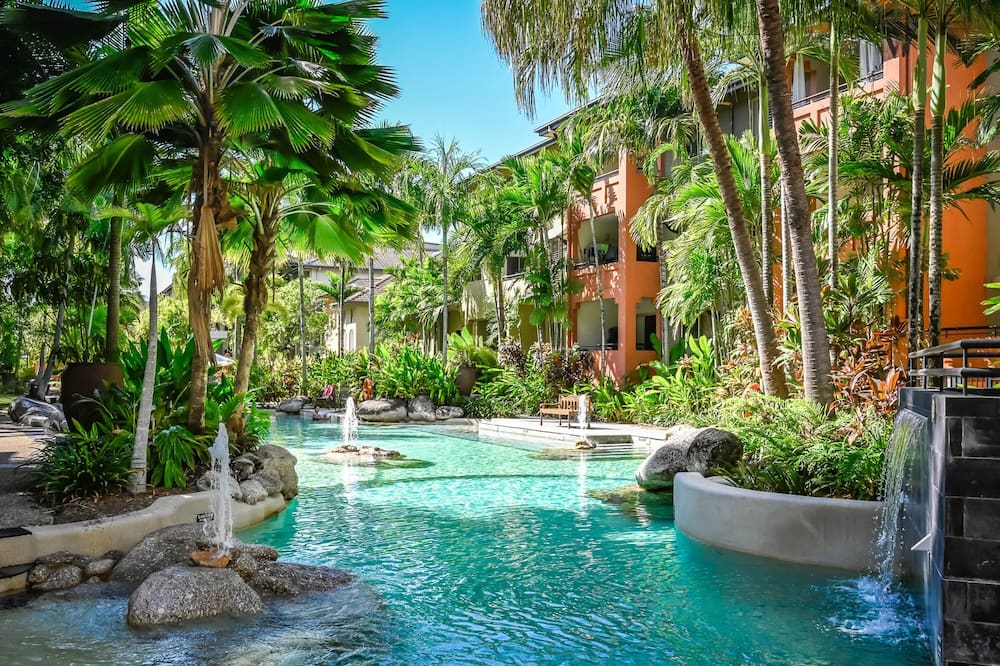 Poolside Paradise Cairns - 9 Pools BBQ Gym