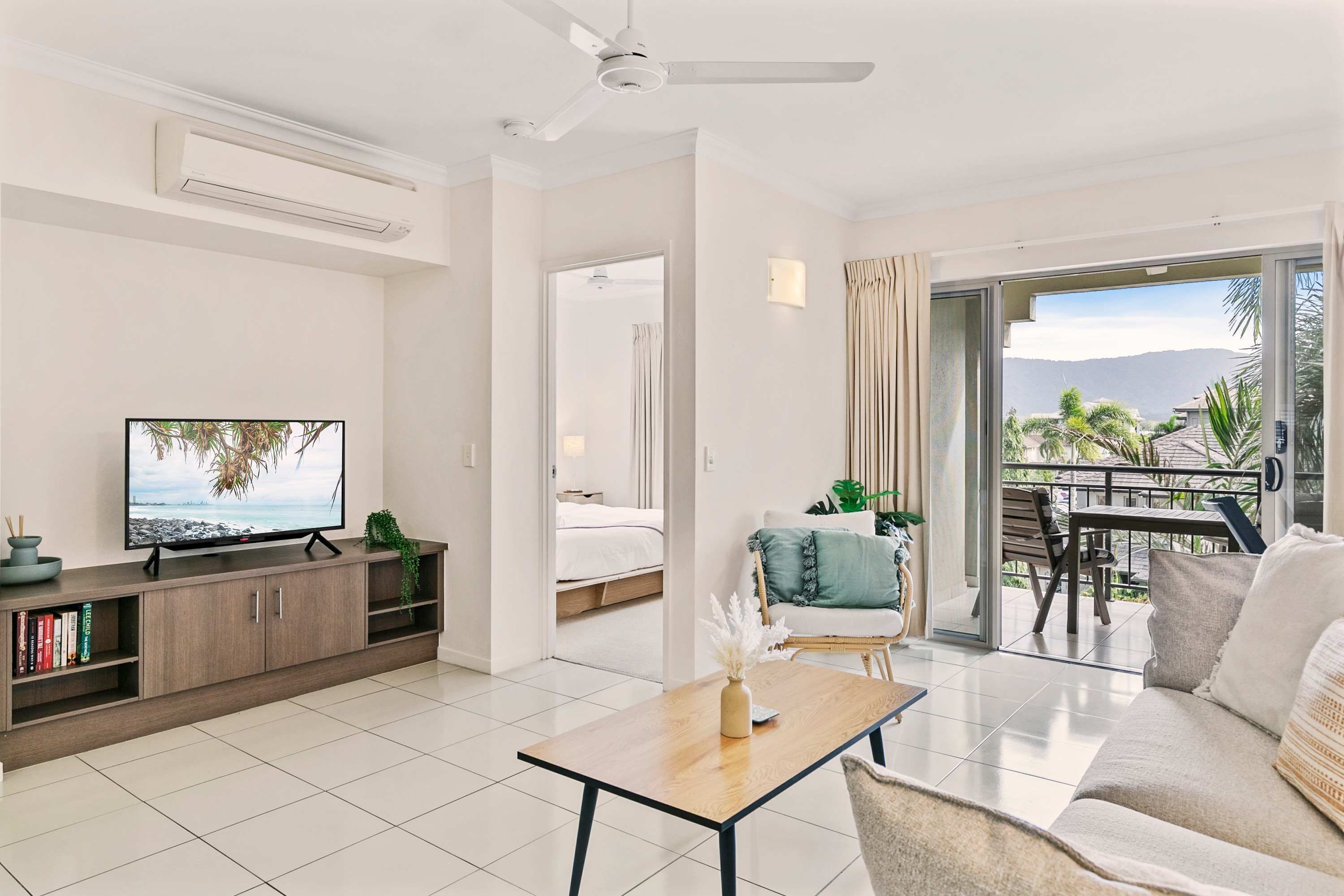 Departamento | 1 habitación, escritorio, tabla de planchar con plancha y internet 