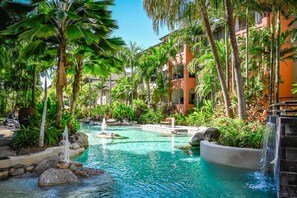 Apartment | 1 bedroom, iron/ironing board, Internet - Tropical Paradise Cairns - 9 Pools Gym BBQ (Westcourt)