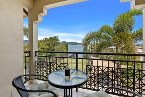 Apartment | 1 bedroom, iron/ironing board, Internet - Tropical Paradise Cairns - 9 Pools Gym BBQ (Westcourt)